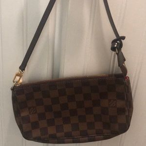 Louis Vuitton Pochette purse